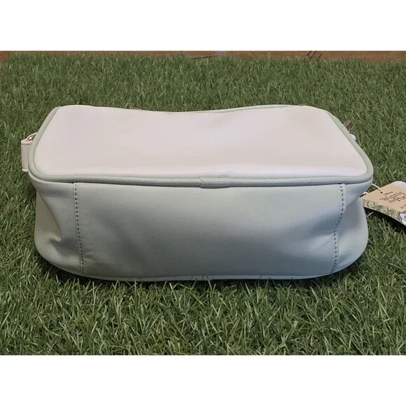 Disney Primark "Winnie The Pooh" Crossbody/Camera Bag Light Green NWT 9"x6"x3" - Picture 8 of 12